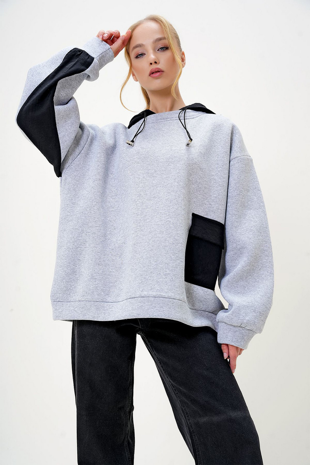 Trend Alaçatı Stili Women's Gray Hooded Garnished Oversize Sweatshirt