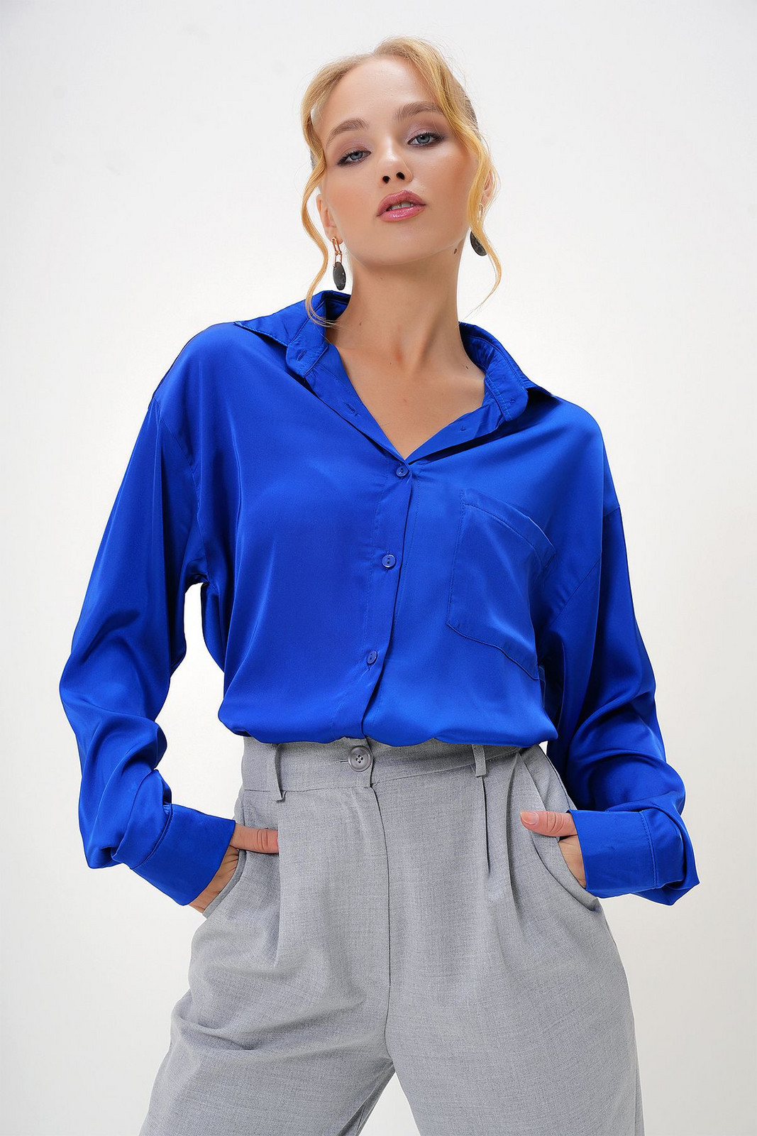 Trend Alaçatı Stili Women's Saxe Blue Single Pocket Silk Satin Oversize Shirt