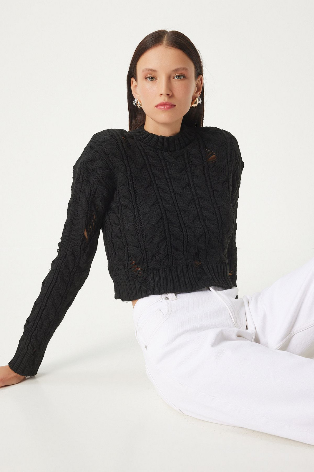 Happiness İstanbul Women's Black Ripped Detailed Knitted Sweater