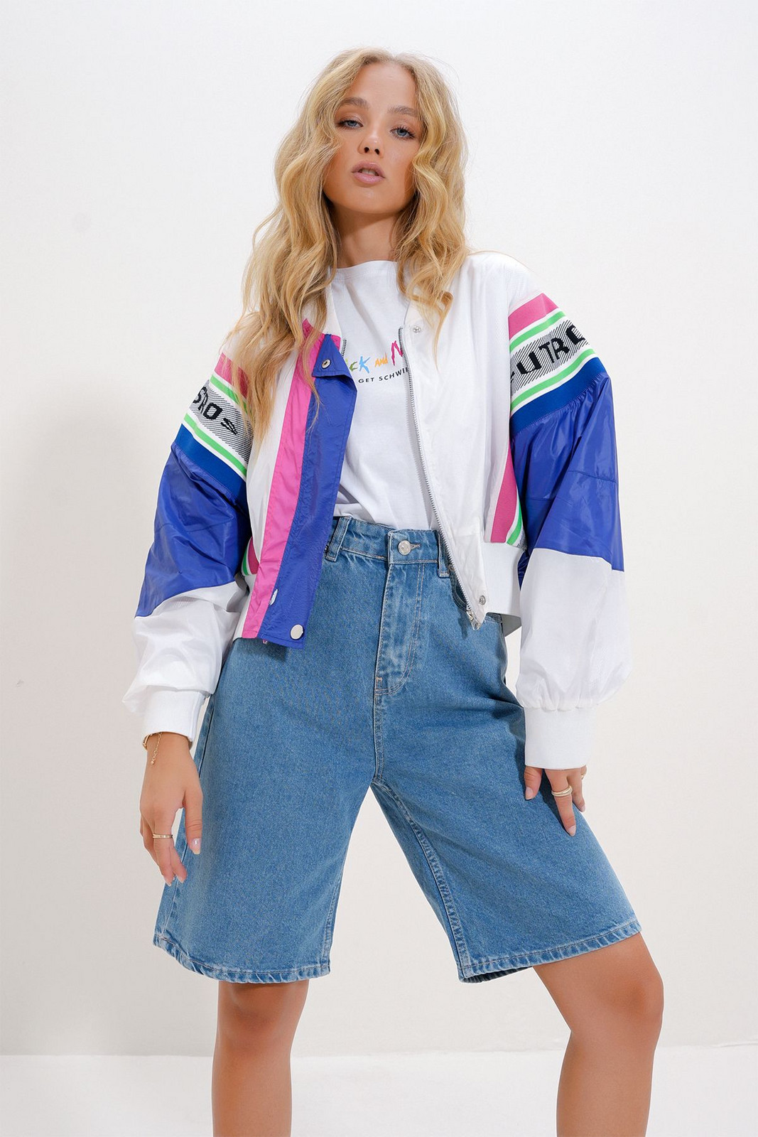 Trend Alaçatı Stili Women's White Snap Closure Color Block Oversize Jacket