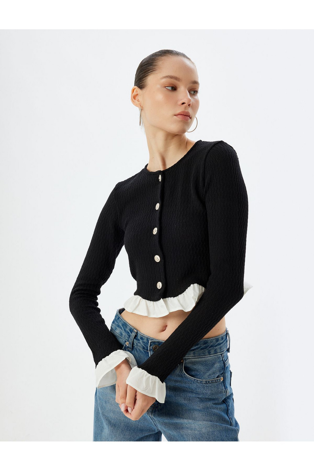 Koton Crop Cardigan Buttoned Ruffle Detailed Crew Neck Slim Fit
