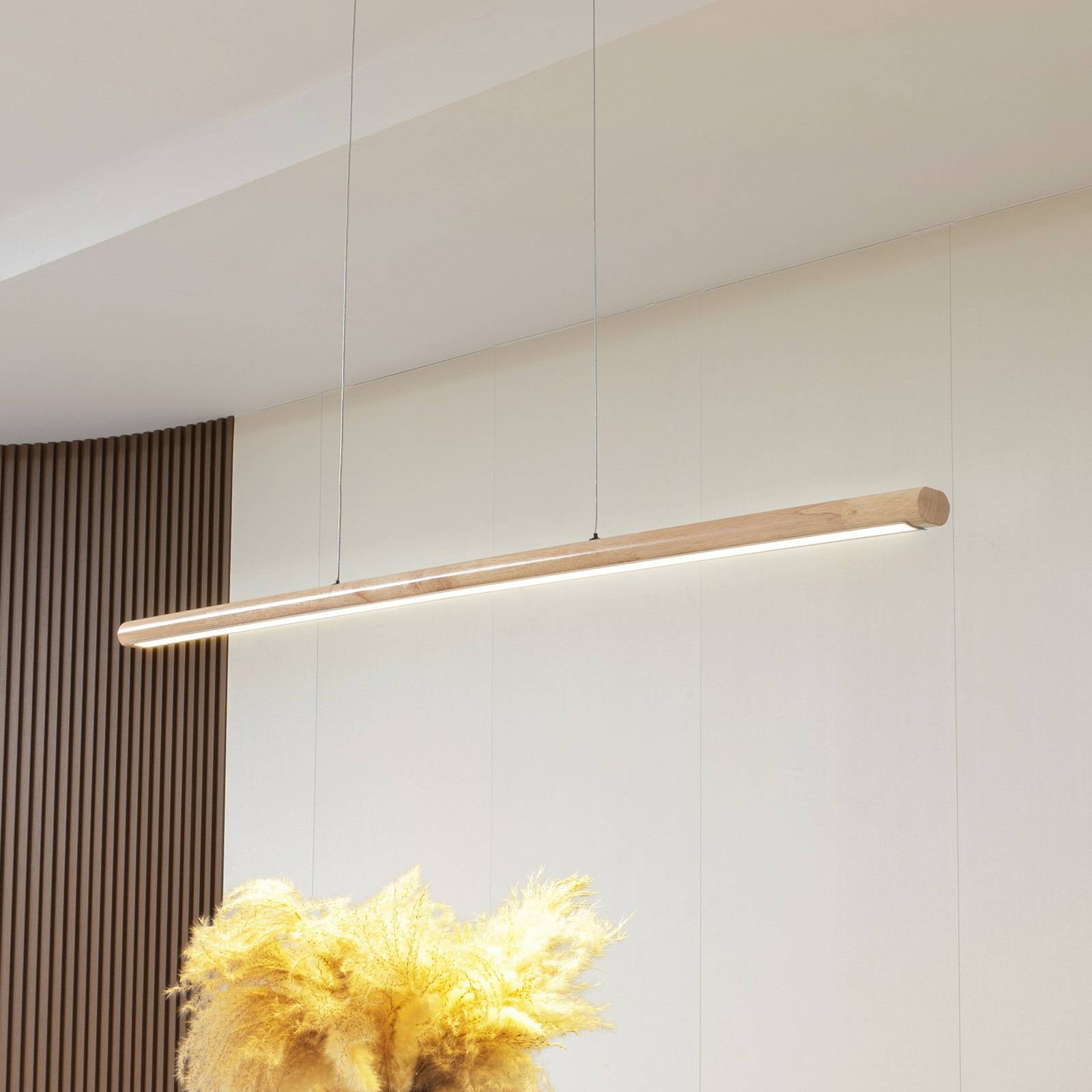 Lucande LED závesné svetlo Maruta, 16 W, drevo, lúč, 120 cm