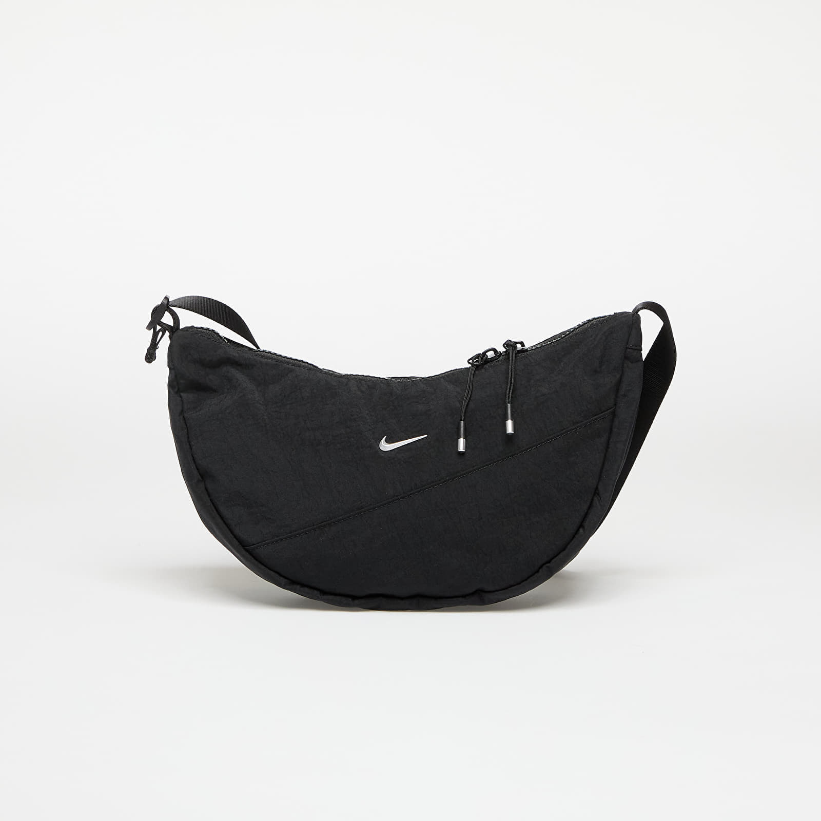 Taška Nike Aura Crescent Crossbody Bag 4L Black/ Black/ Matte Silver 4 l