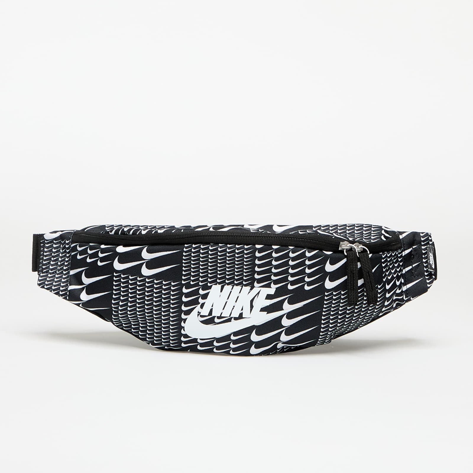 Ľadvinka Nike Heritage Crossbody Bag 3L Black/ White/ White 3 l