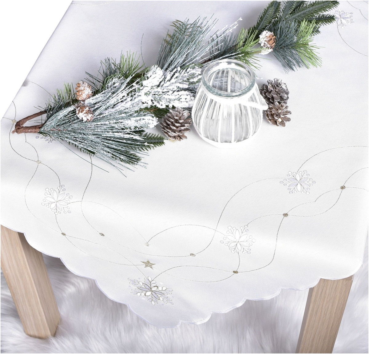 Obrus Vianočné, Bielo zlaté vločky, smotanový