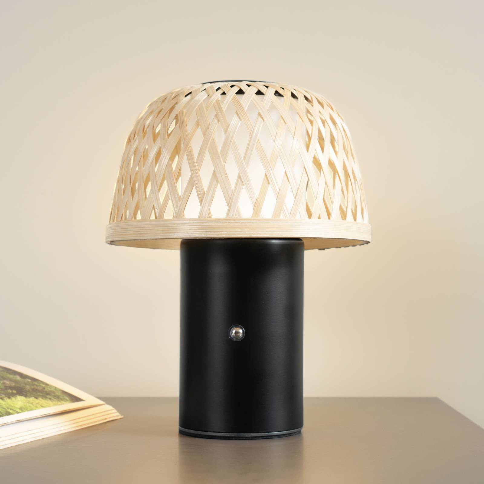 Lindby LED nabíjateľná stolová lampa Nifelia, bambus, CCT, stmievateľná