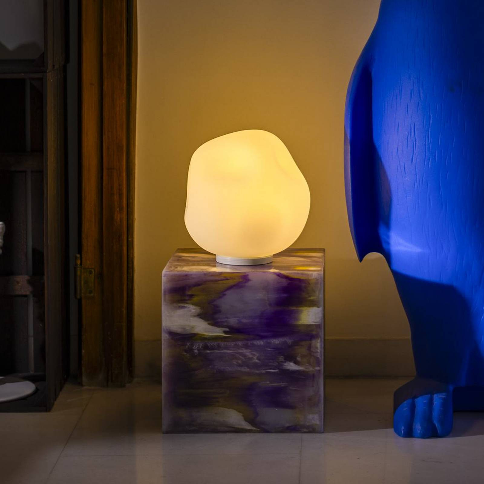 Stolná lampa Foscarini Hoba Media, Ø 24 cm, stmievateľná, sklo