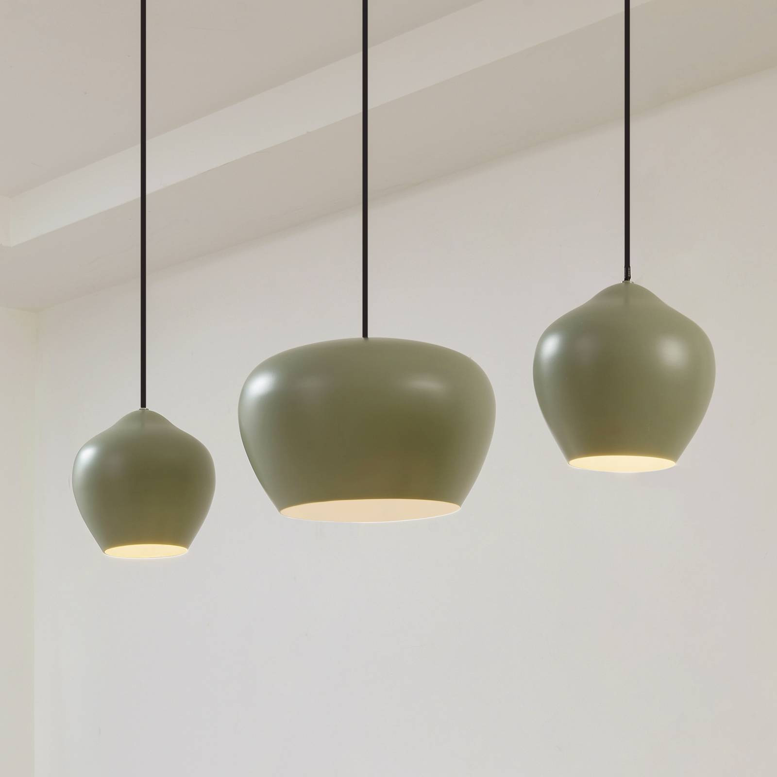 Lucande závesné svietidlo Malisa, zelené, 3 svetlá, kov, dĺžka 90 cm