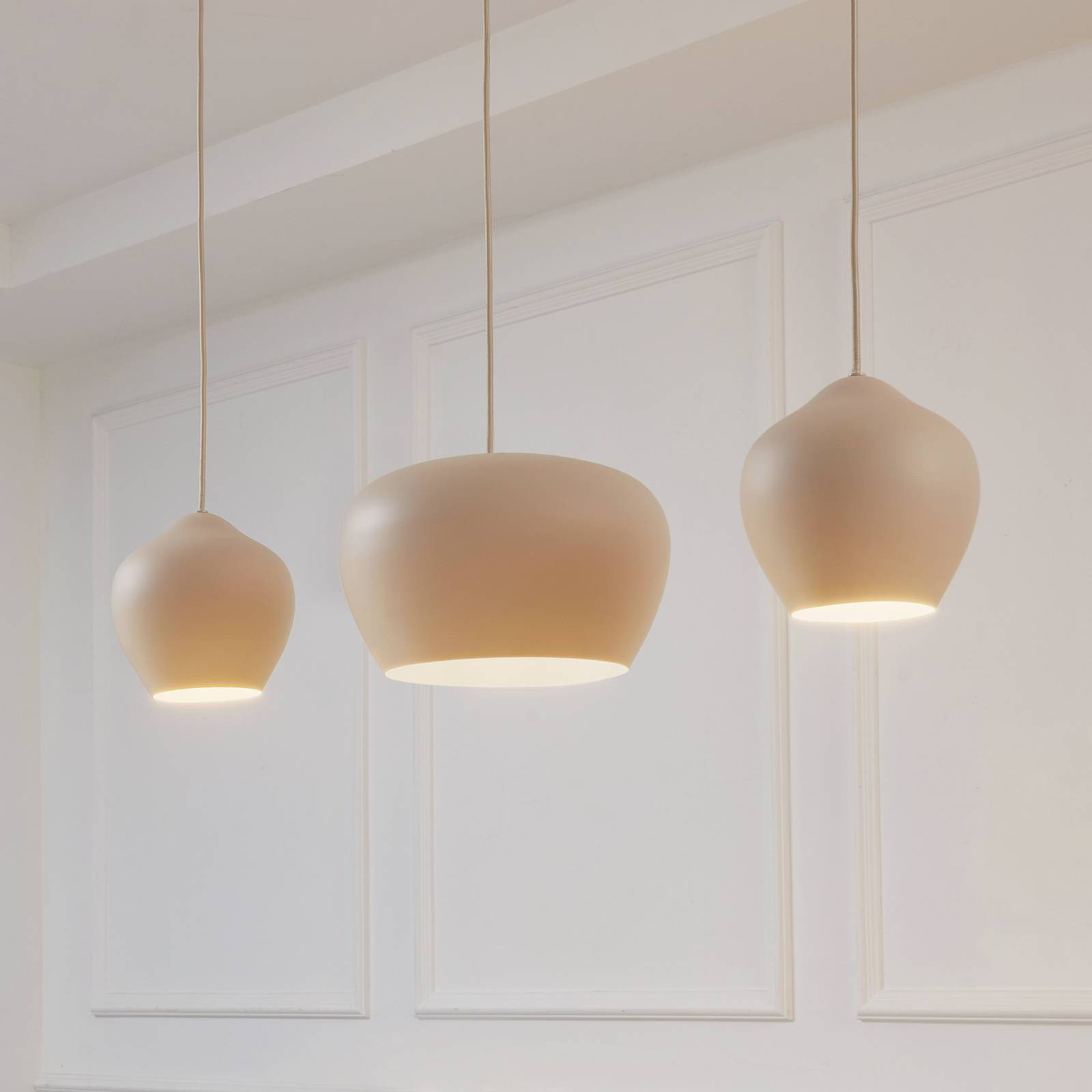 Lucande závesné svietidlo Malisa, béžová farba, 3 svetlá, kov, 90 cm