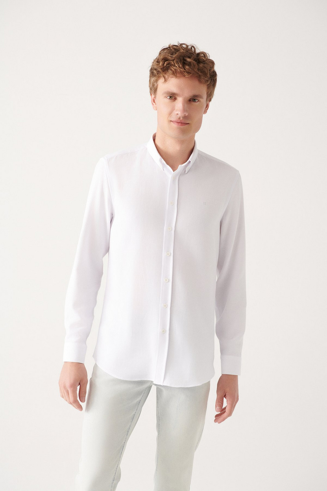 Avva Men's White Button-Down Collar Textured Cotton Shirt