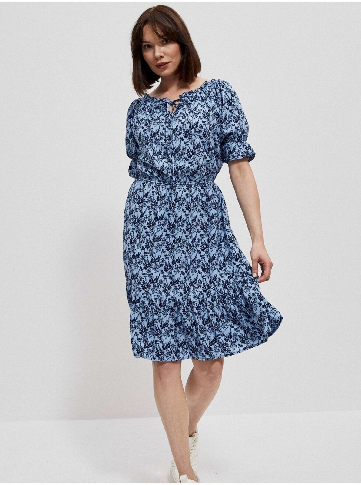 Modré dámske kvetované šaty Moodo