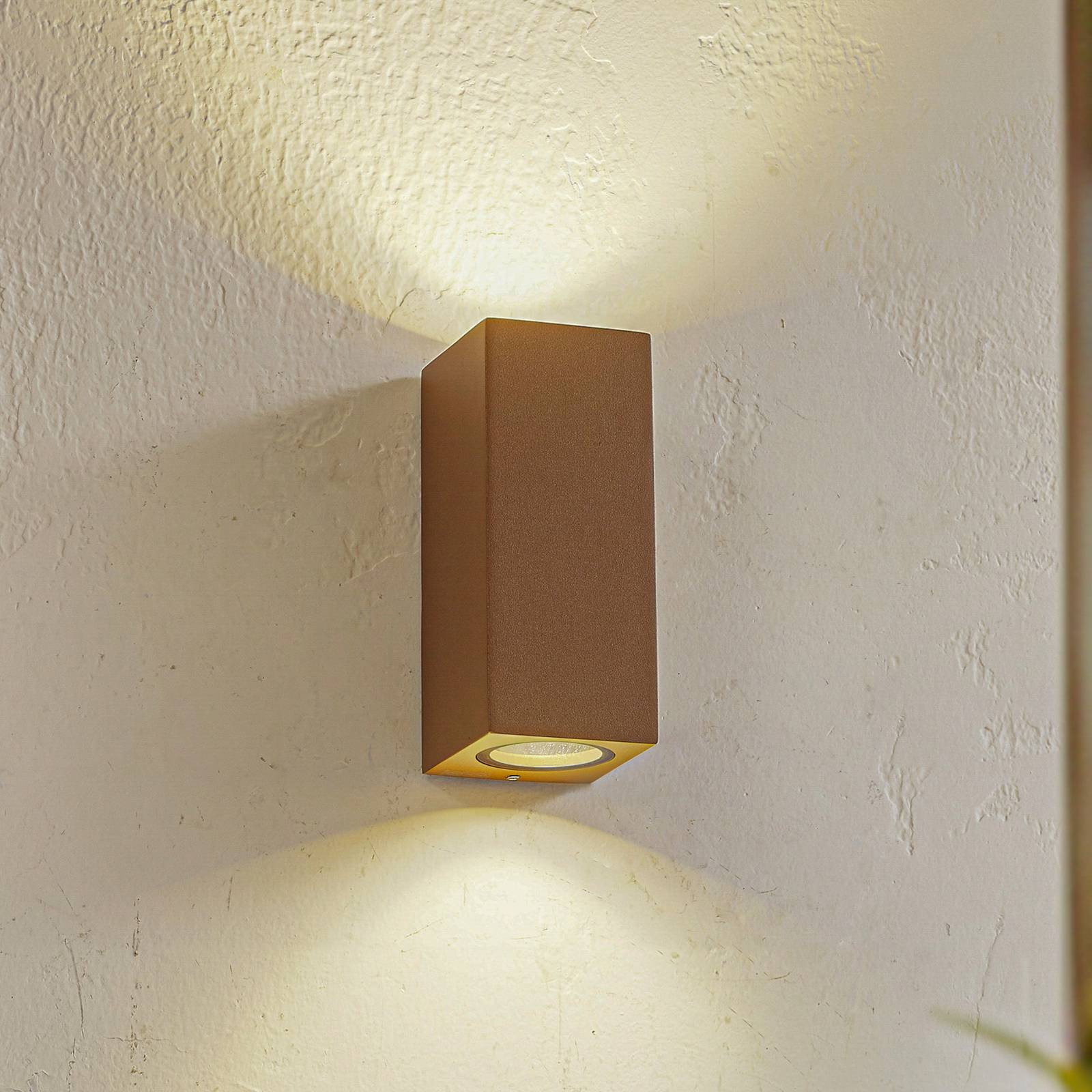 Vonkajšie nástenné svietidlo Lucande Xava, hore/dole, bronz, 2 svetlá, GU10