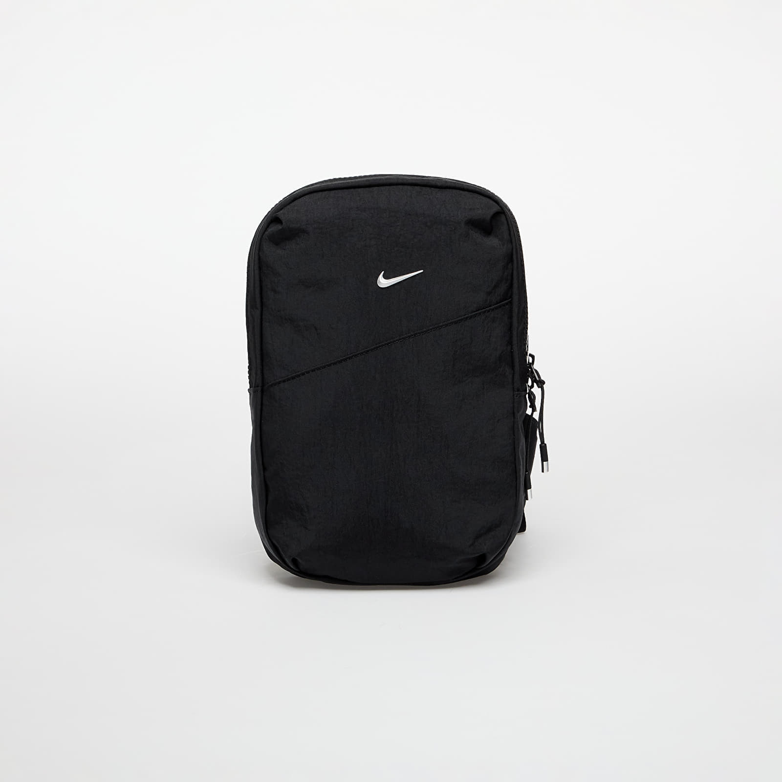 Taška Nike Aura Crossbody Bag 5L Black/ Black/ Matte Silver 5 l