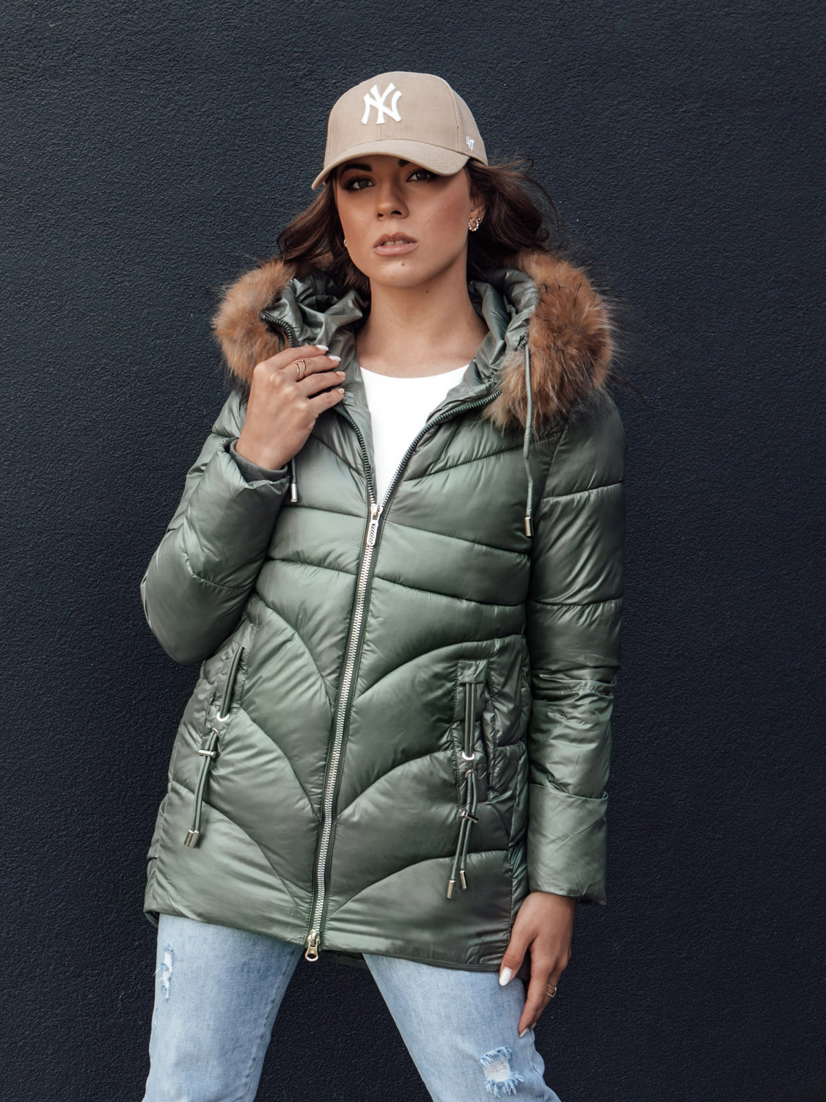 Dámska zimná bunda s kapucňou WINTERCHIC zelená Dstreet TY4435 S