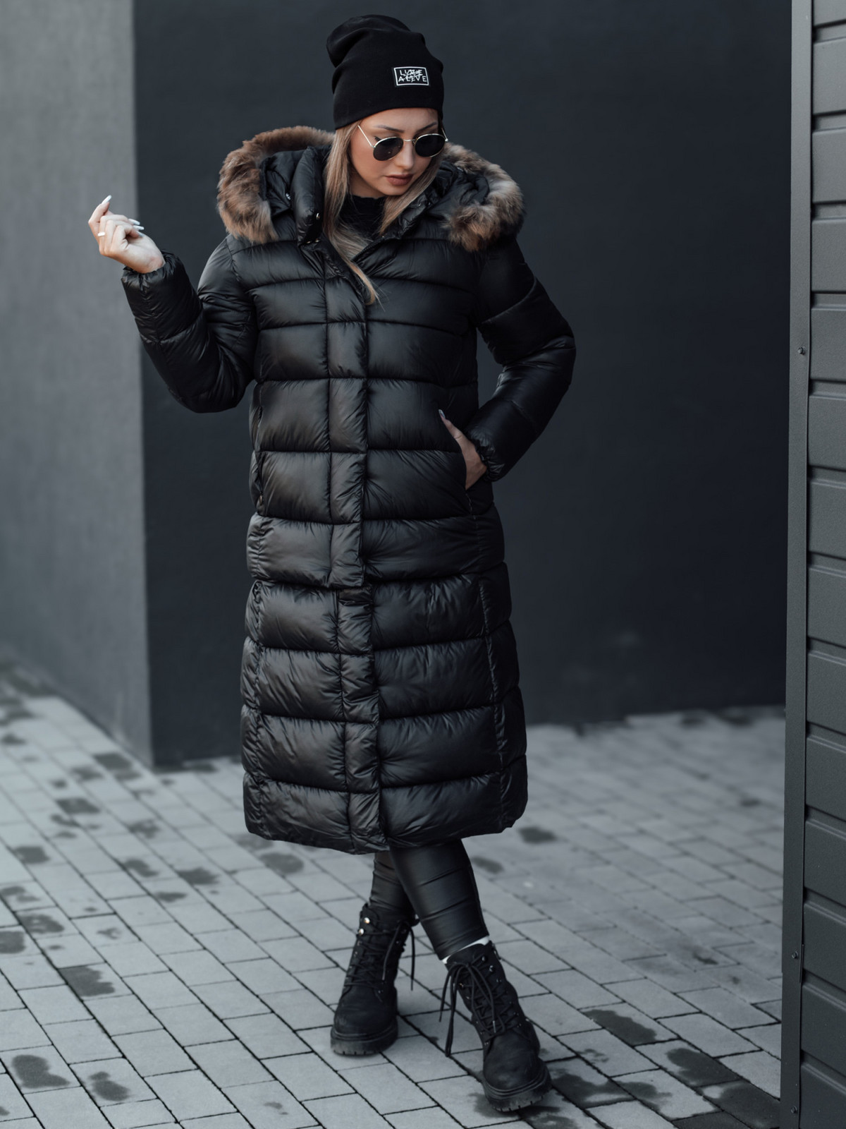 Dámska zimná prešívaná bunda s kapucňou CROMBILA black Dstreet TY4100 S