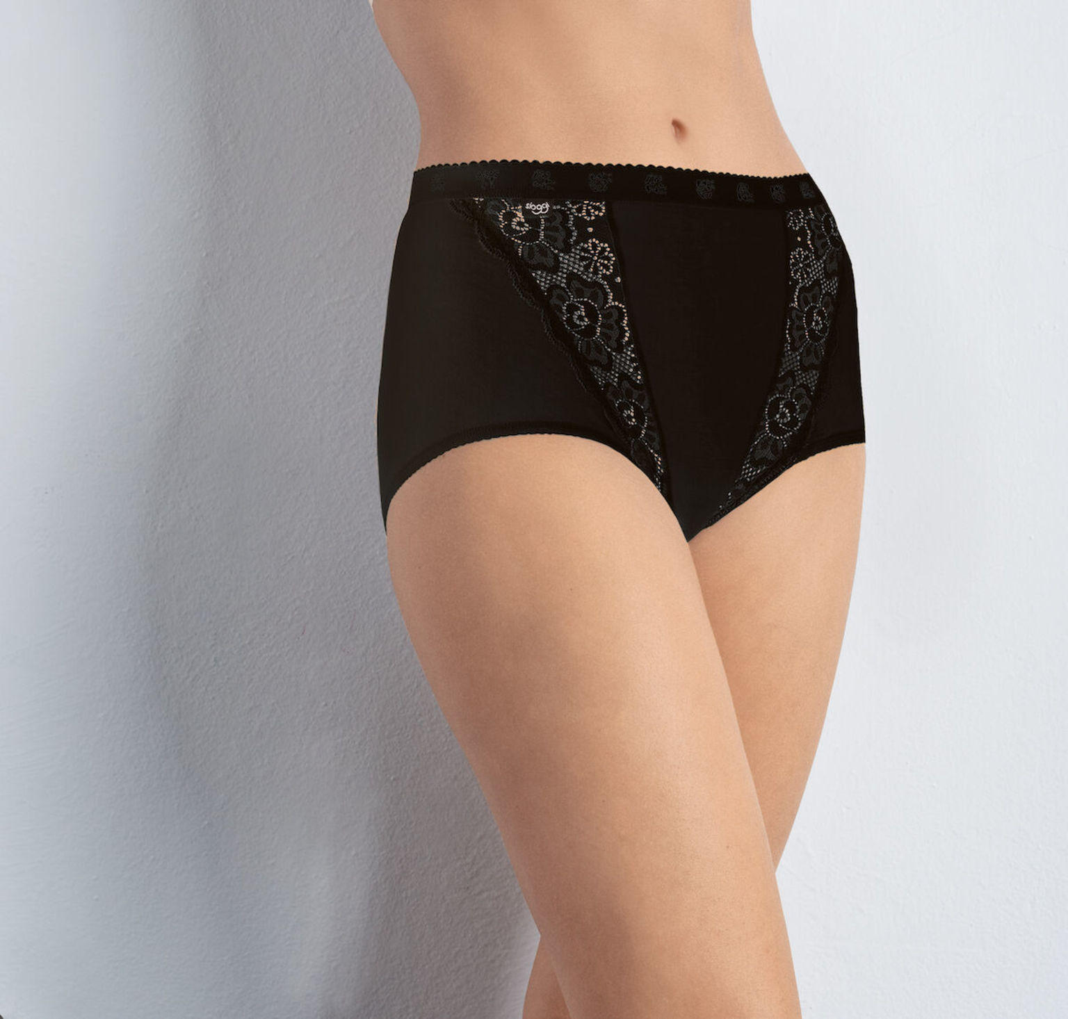 Dámske nohavičky Chic Maxi čierne - Sloggi BLACK 38