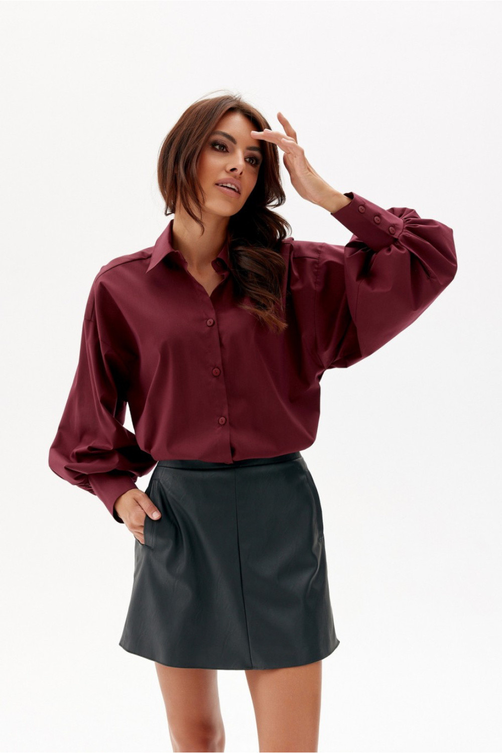 Krátka koženková sukňa SPO0052 čierna - Roco Fashion 38
