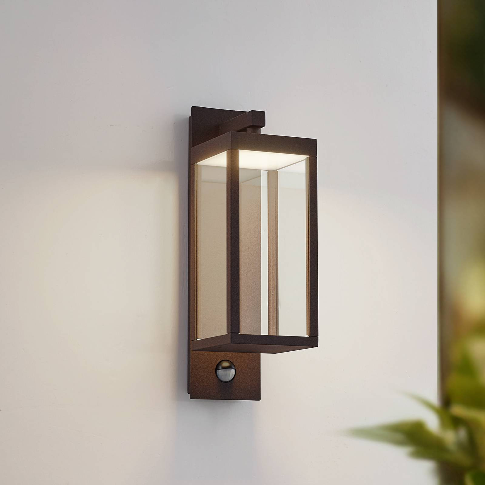 Lucande LED vonkajšie nástenné svietidlo Ferdinand, meď, senzor, 38 cm