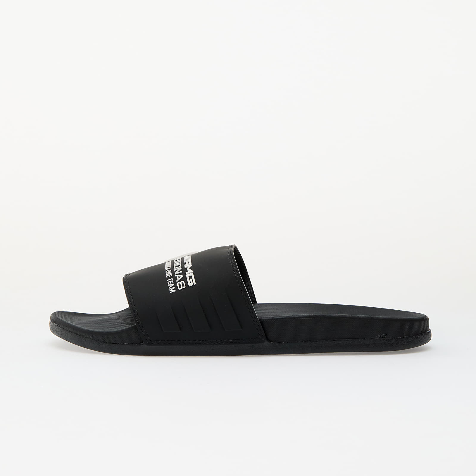 Tenisky adidas x Mercedes Amg Petronas Formula One Team Adilette Comfort Core Black/ Ftw White/ Core Black EUR 37