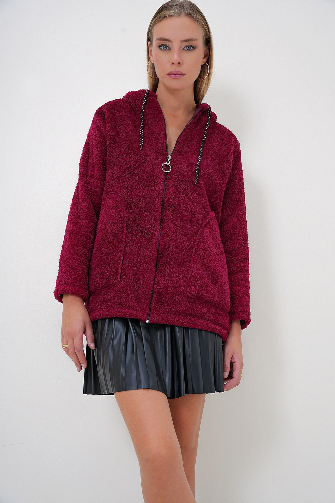 Trend Alaçatı Stili Women's Burgundy Hooded Front Zippered Double Pocket Oversize Plush Sweatshirt