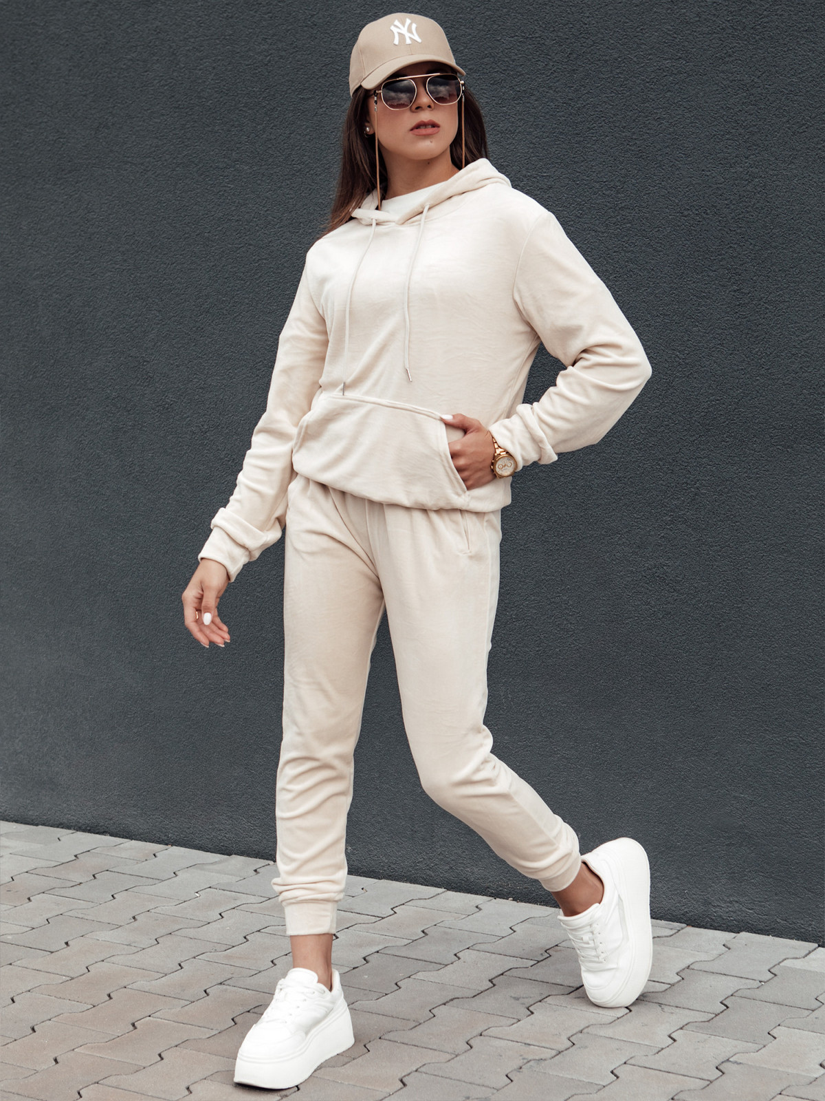 Dámsky velúrový set RELAX FIT ecru Dstreet AY1066 M
