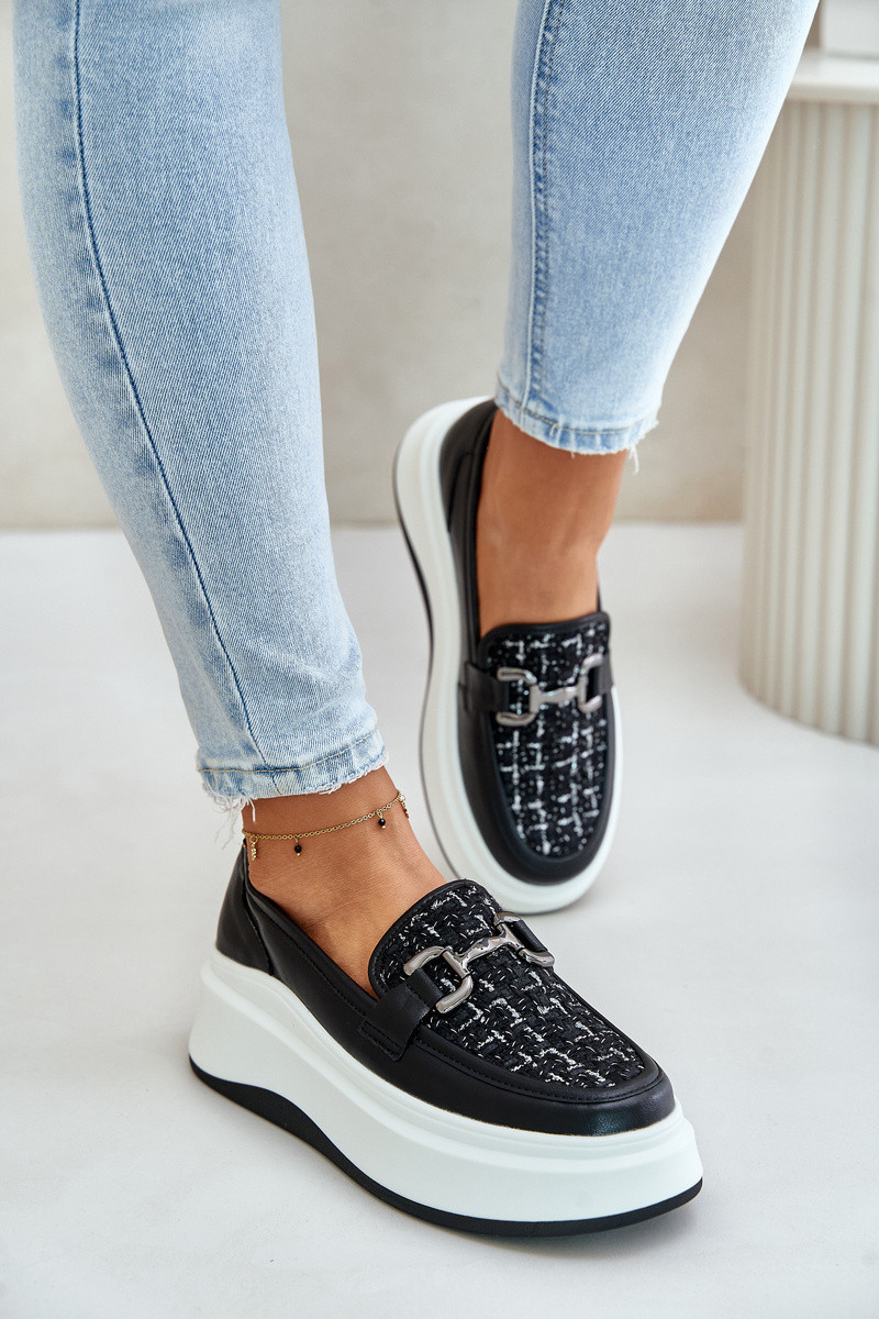Dámske kožené mokasíny na platforme s čiernym zdobením Vinceza 38