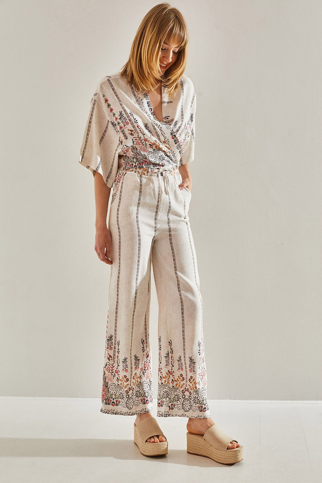Bianco Lucci Women's Multi Patterned Front Tie Linen Bottom-Top Set