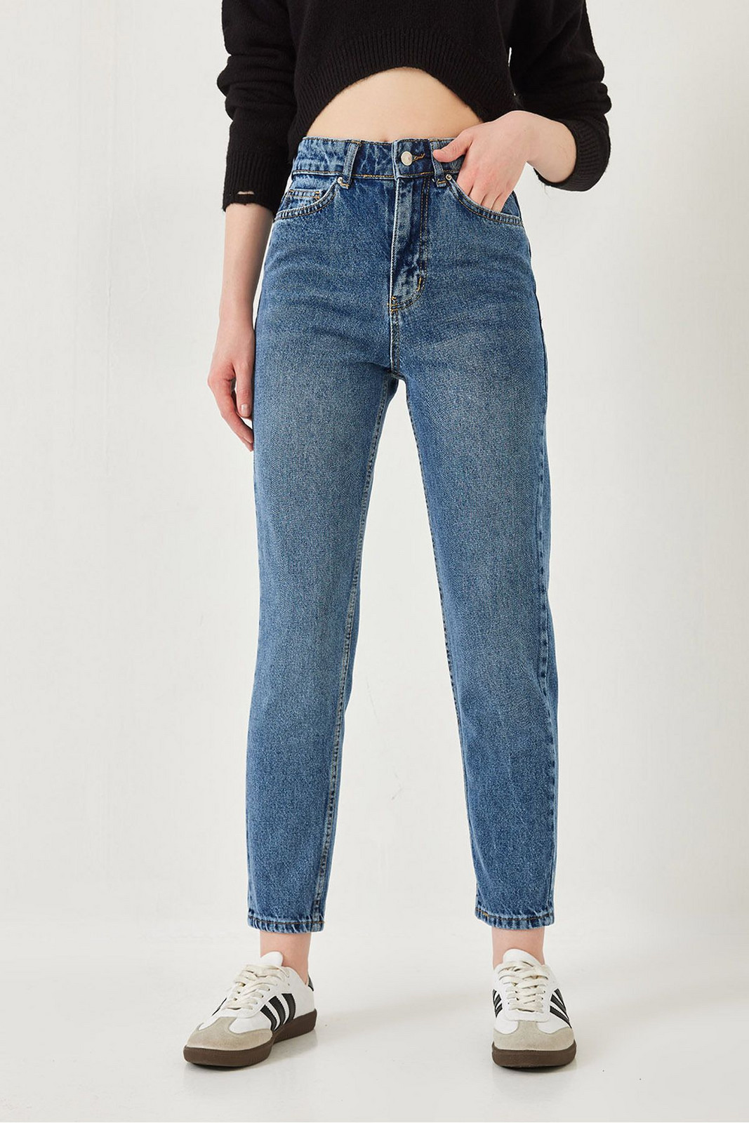 Bianco Lucci Women's Snow Wash Mom Jeans 1003