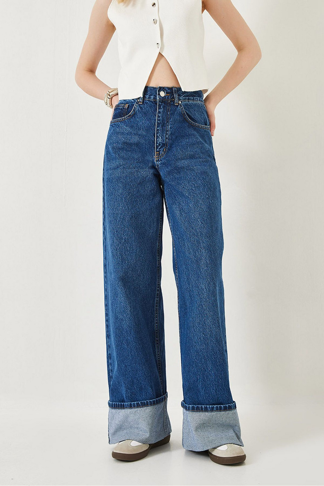 Bianco Lucci Women's Turn-up Leg Relaxed Denim Pants 566-YKM