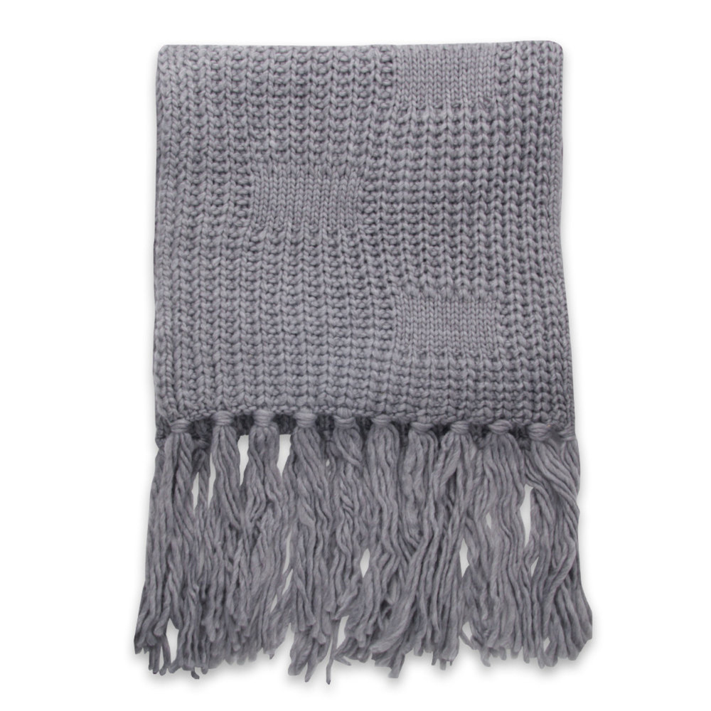 Vlnený šál sivej farby 11354