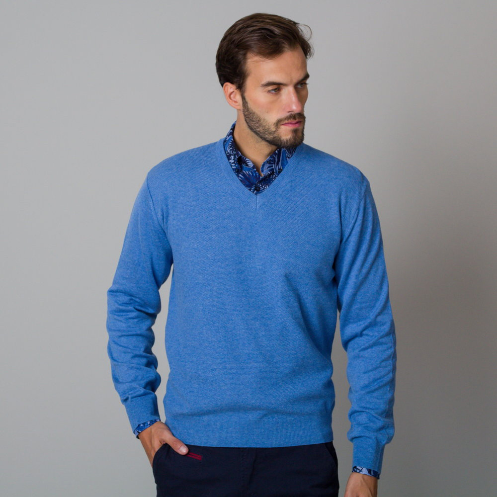 Pánsky sveter svetlomodrej farby s jemným vzorom 12124