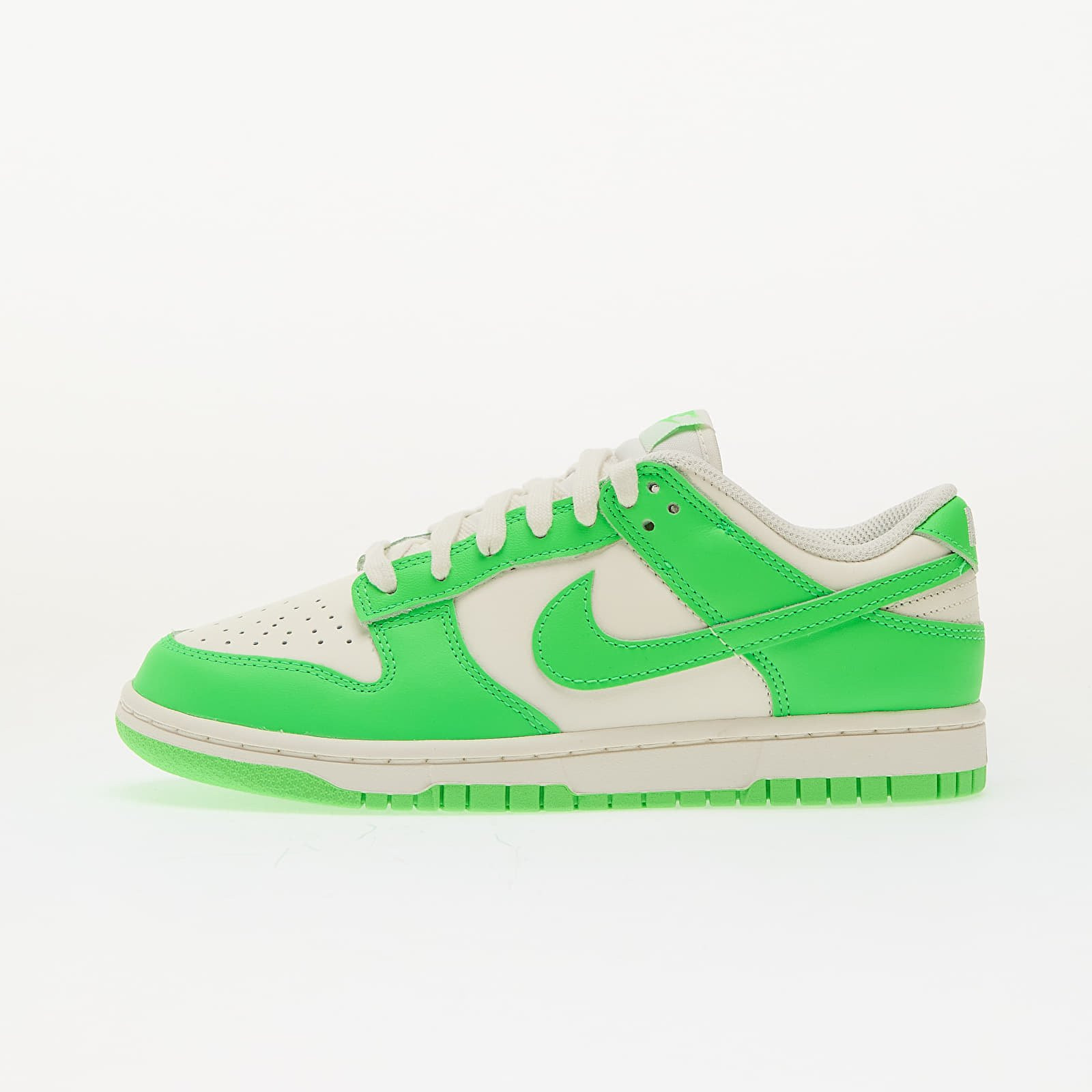 Tenisky Nike W Dunk Low Sail/ Green Strike EUR 35.5