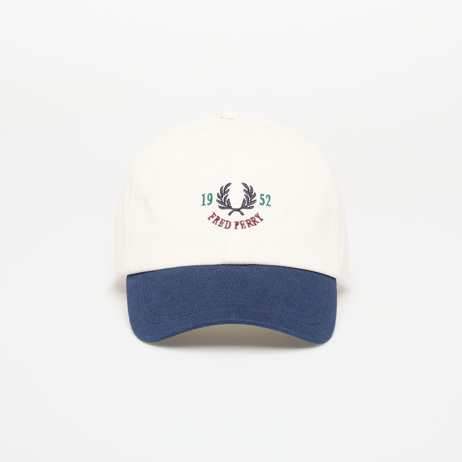 Šiltovka FRED PERRY 1952 Graphic Pique Cap Ecru Universal