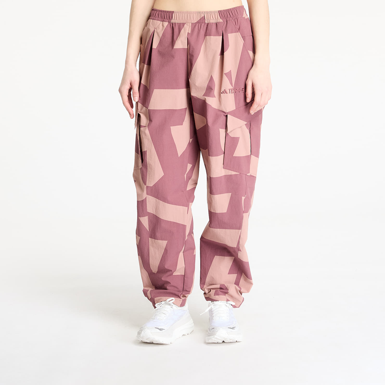 Kalhoty adidas Terrex Xploric Printed Cargo Pants Brown/ Quiet Crimson/ Warm Clay XS