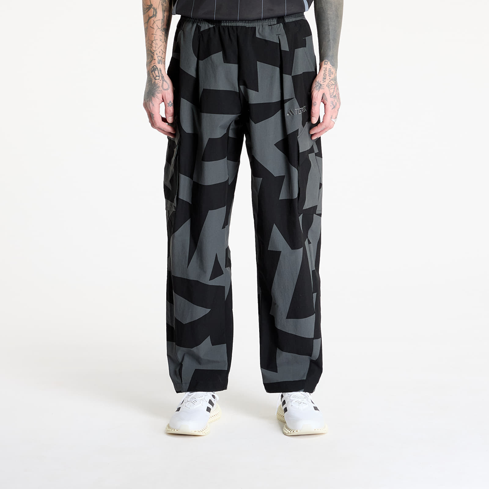 Kalhoty adidas Terrex Xploric Printed Cargo Pants Black/ Black/ Carbon XL