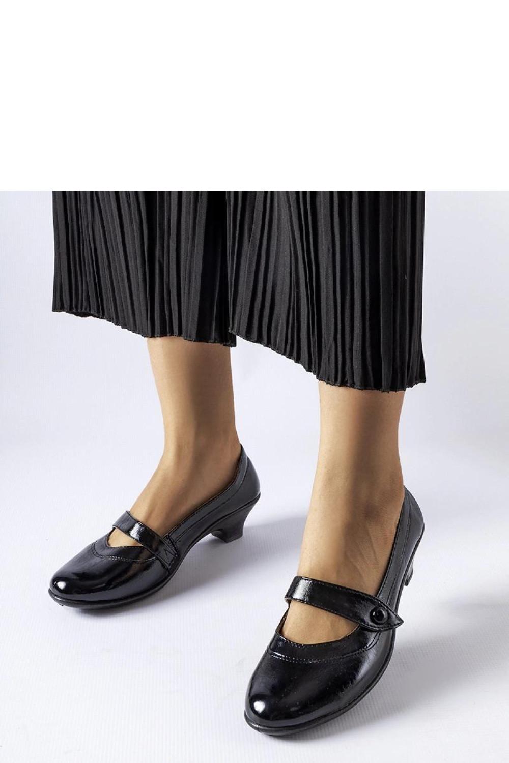 Topánky na podpätku model 204768 Solea 36
