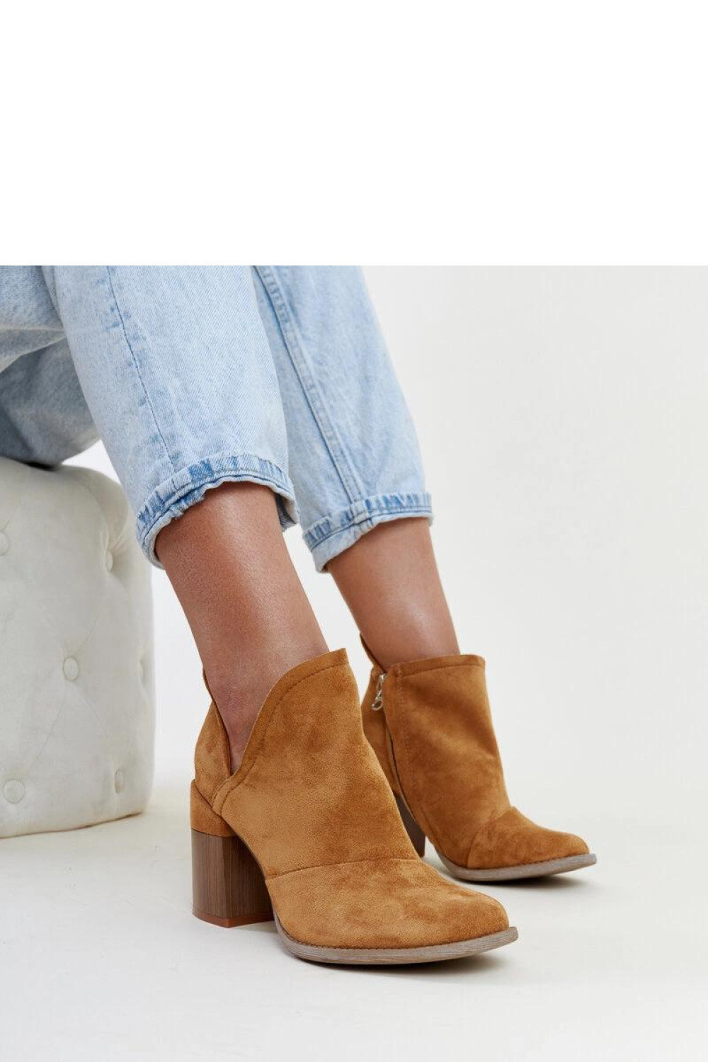 Topánky na podpätku model 204715 Solea 39