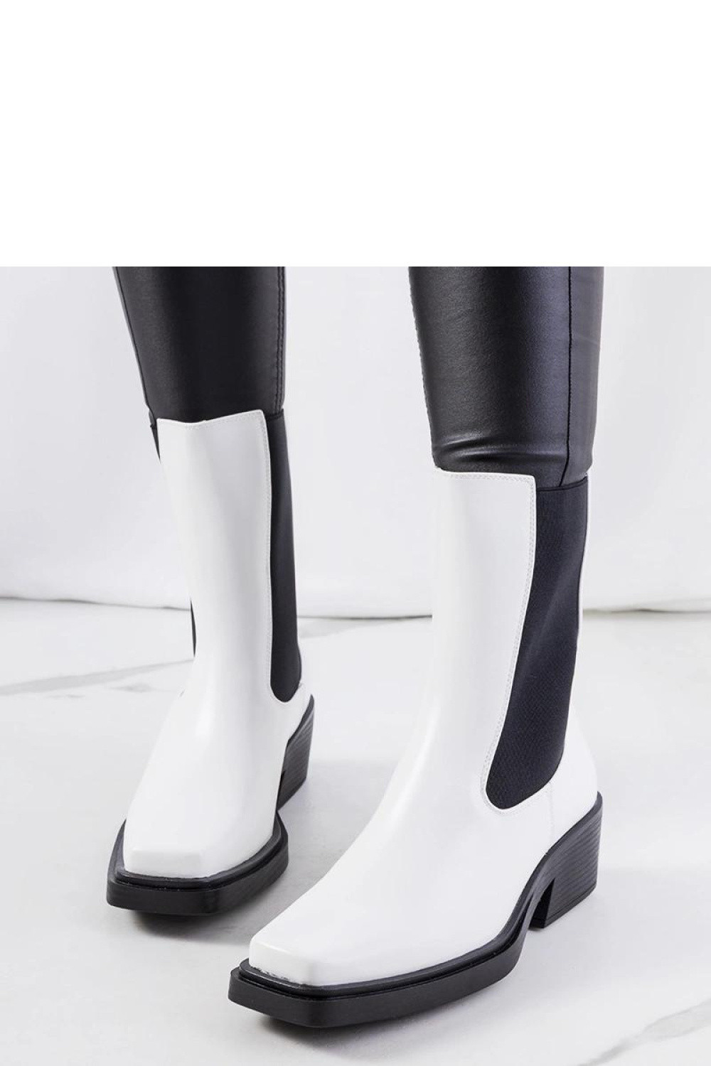 Topánky na podpätku model 205158 Solea 36