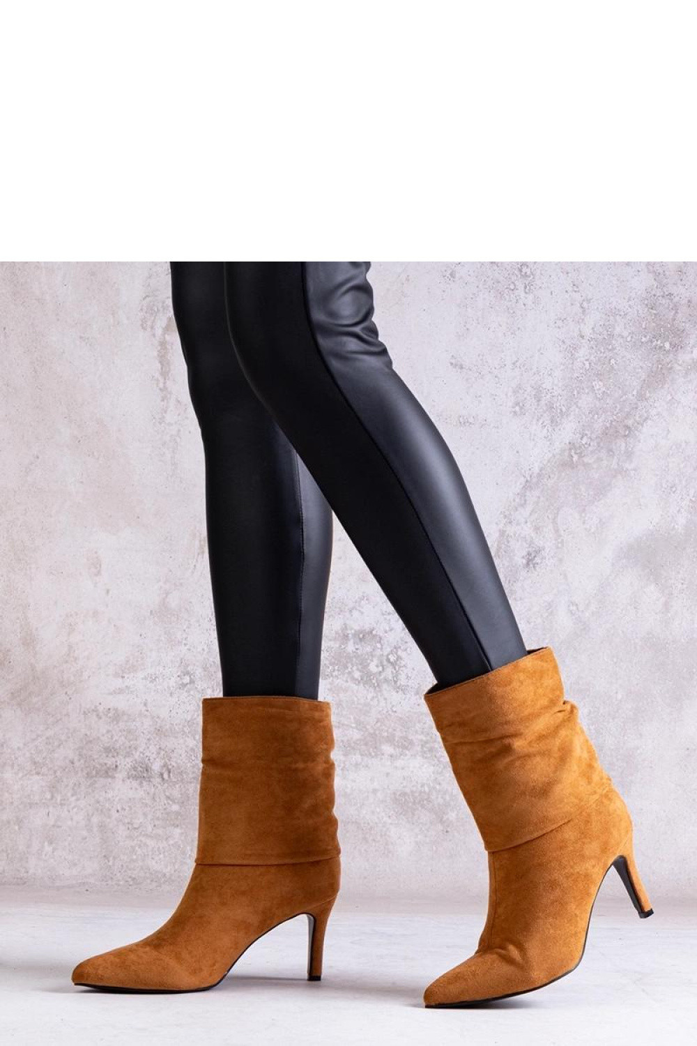 Topánky na podpätku model 205808 Solea 39