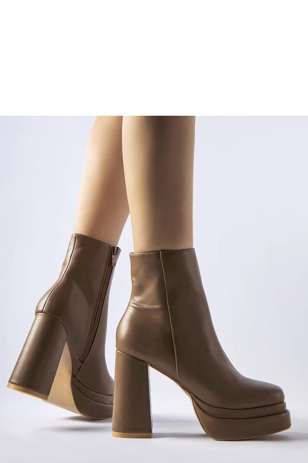 Topánky na podpätku model 205088 Solea 40