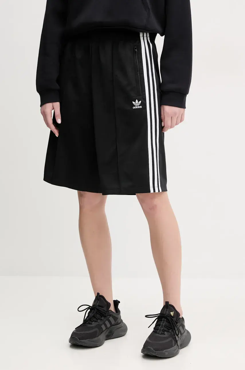 Šortky adidas Originals Firebird dámske, čierna farba, s nášivkou, vysoký pás, JD0286
