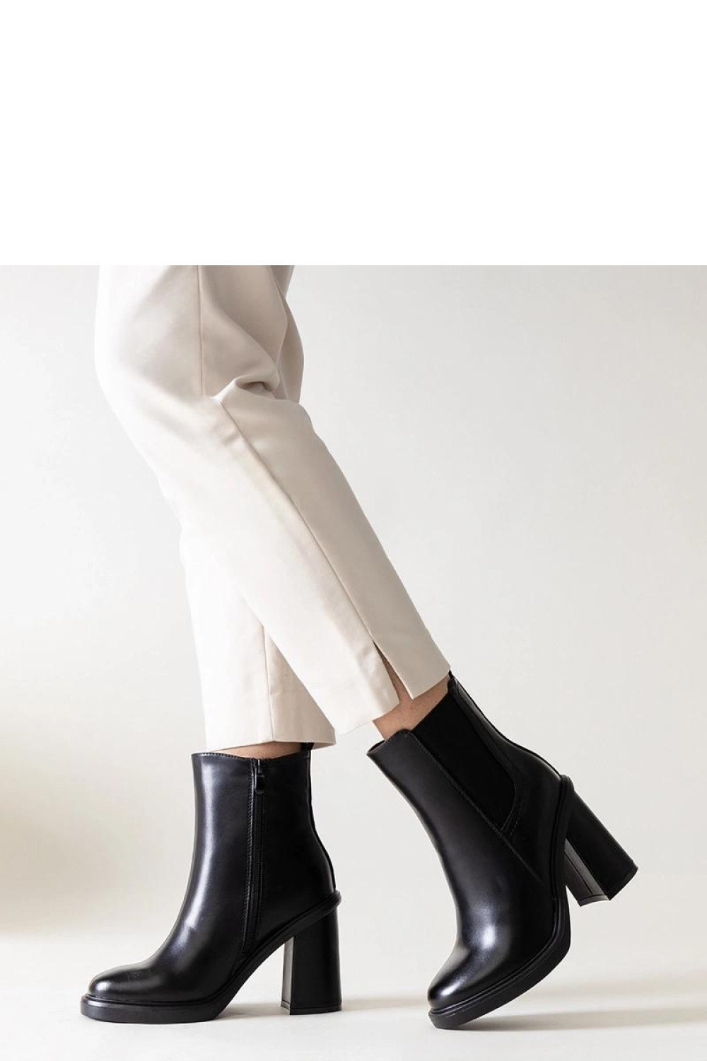 Topánky na podpätku model 205806 Solea 40