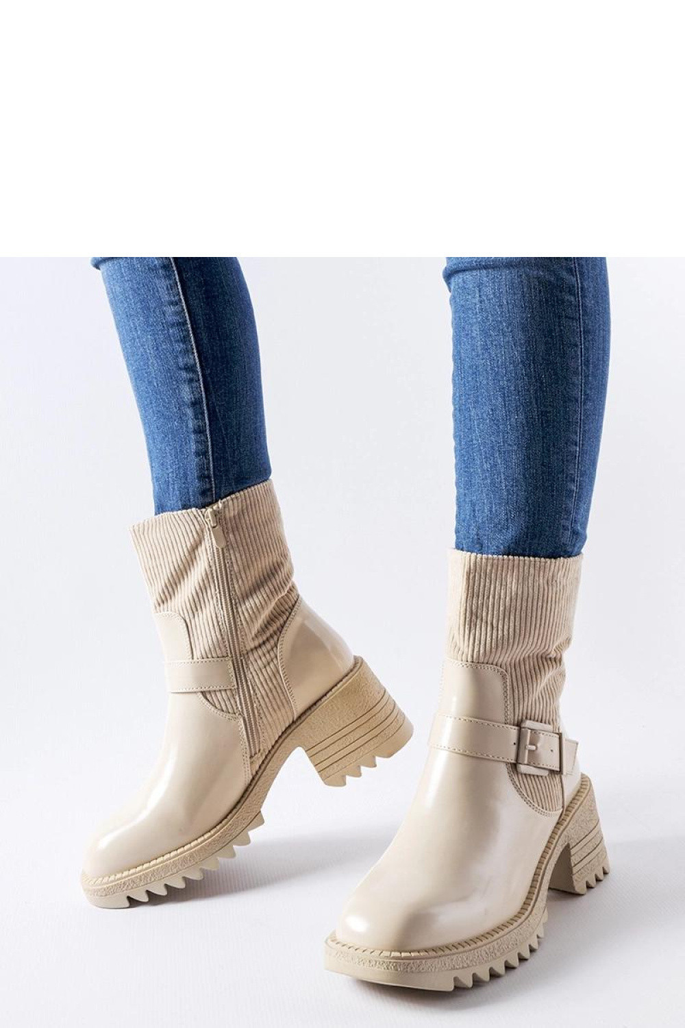 Topánky na podpätku model 206526 Solea 36