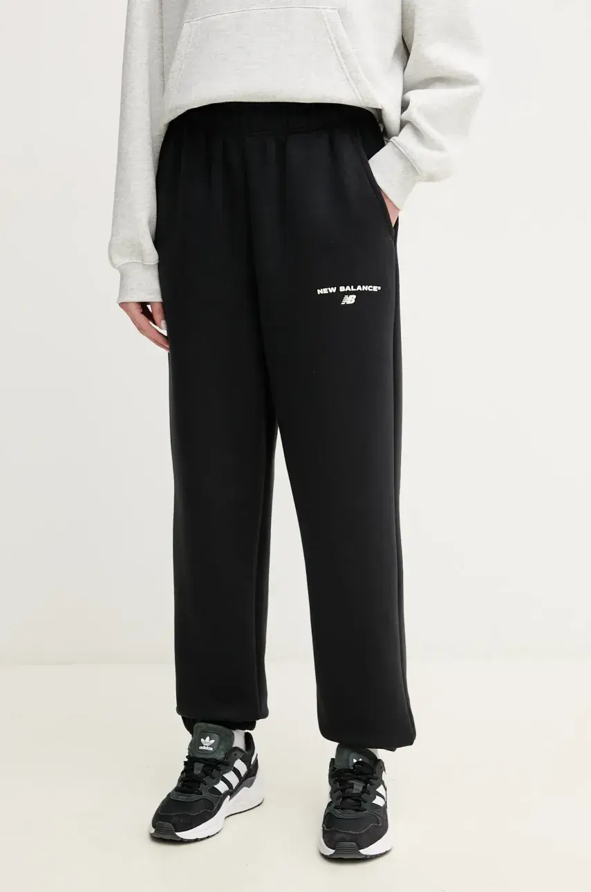 Tepláky New Balance dámske, čierna farba, s potlačou, WP51500BK