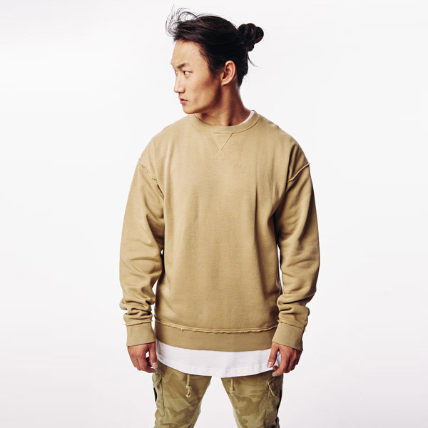 Pánska mikina Urban Classics Oversized Open Edge Crew warm sand - S