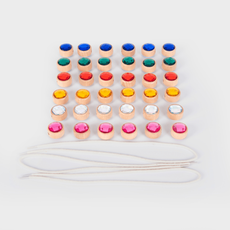 Navlékaní dřevěných duhových diamantů (39 ks)