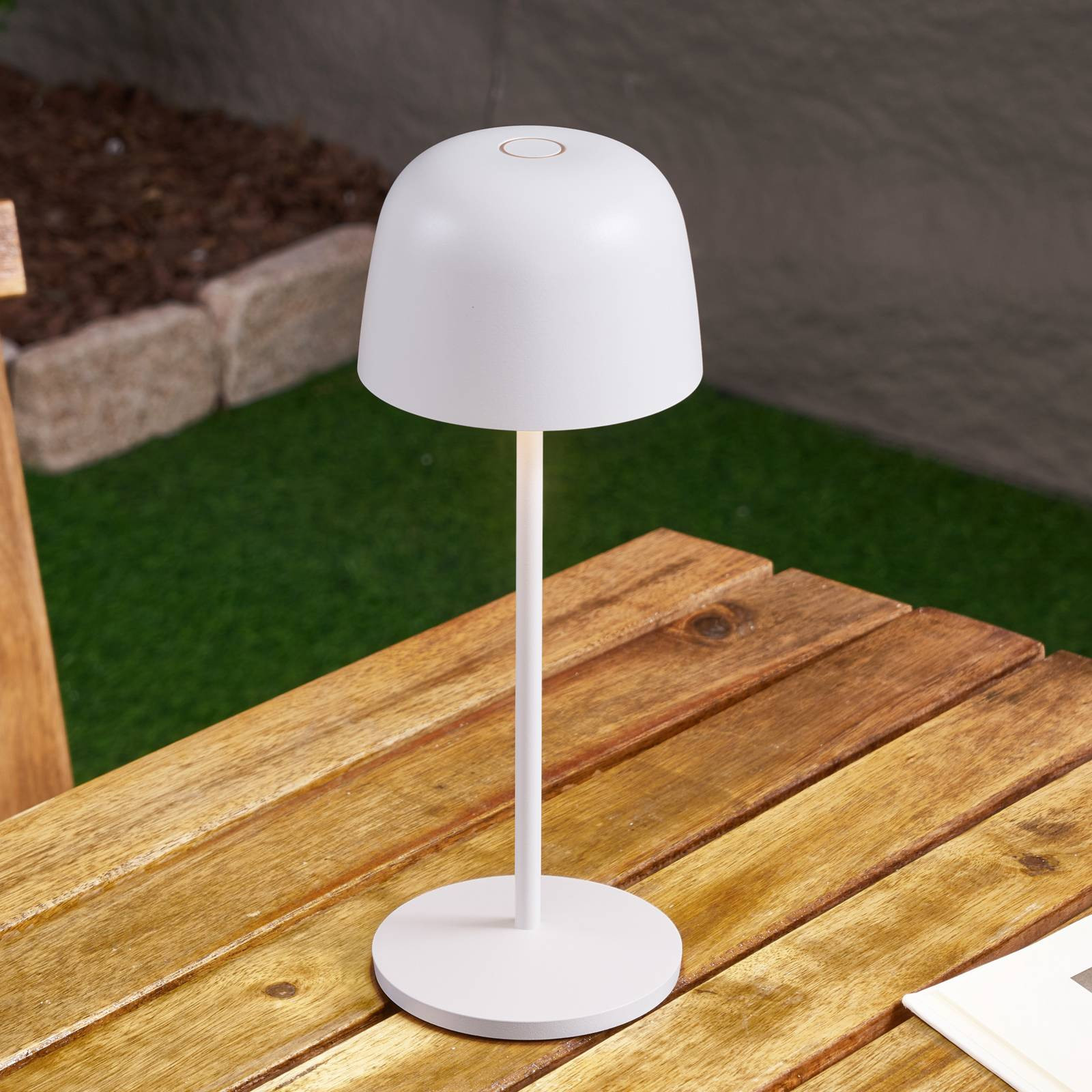 Lindby LED dobíjacia stolová lampa Arietty, biela, hliník, 27 cm, IP54