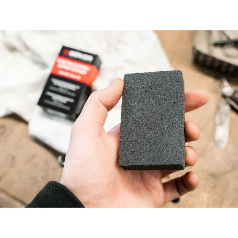Všestranný nástroj na brúsenie Böker Super Eraser zrnitosť 240 - sivý