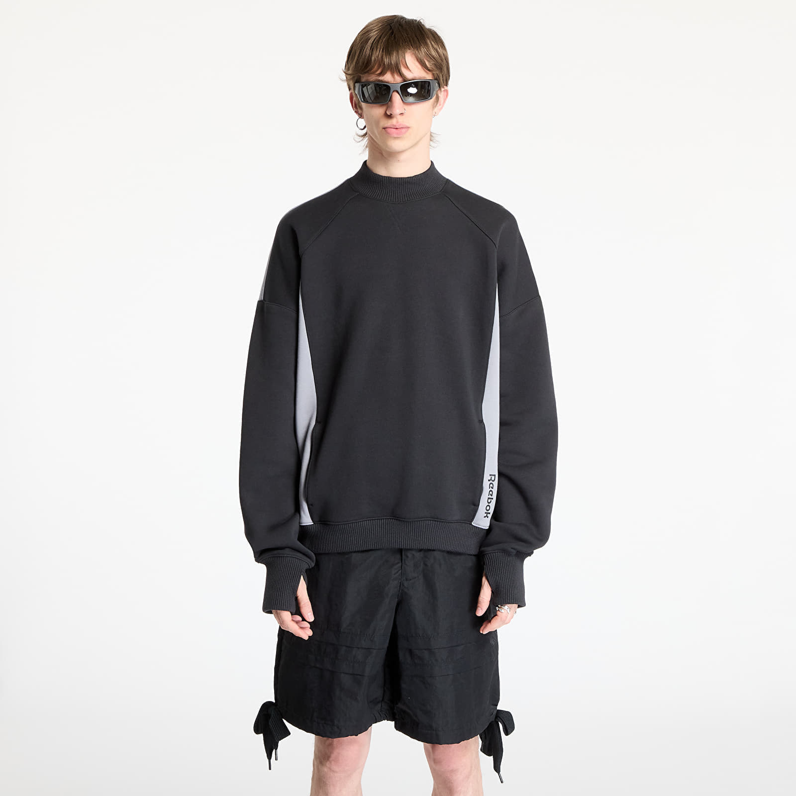Mikina Reebok French Terry Crewneck UNISEX Washed Black/ Grey 3 M