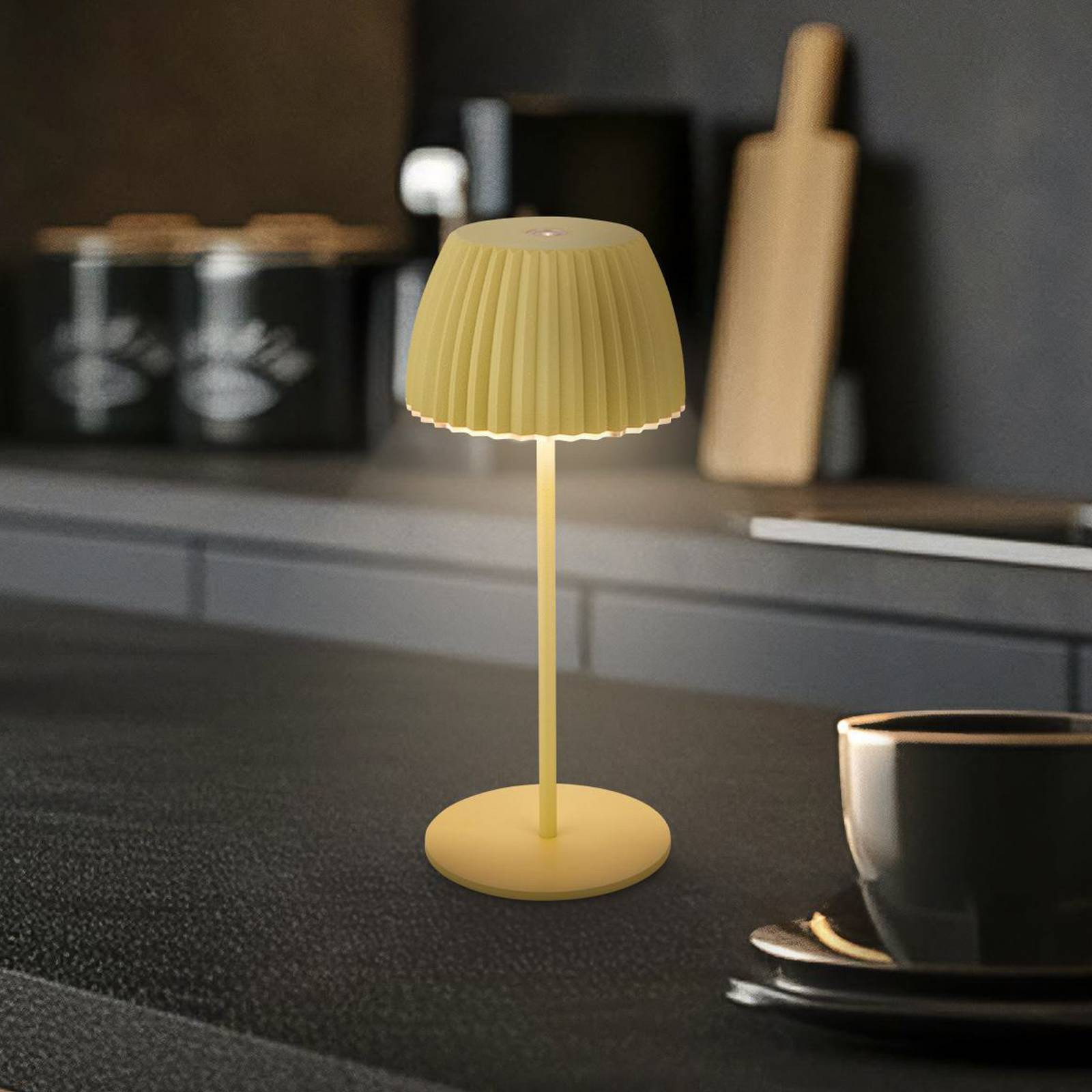Stolová LED lampa Brilo odpojená od siete Riffle, 20 cm, zelená